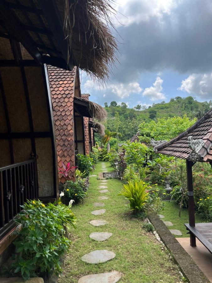 Holy Hills Bungalow Nusa Penida Batumadeg Exterior foto